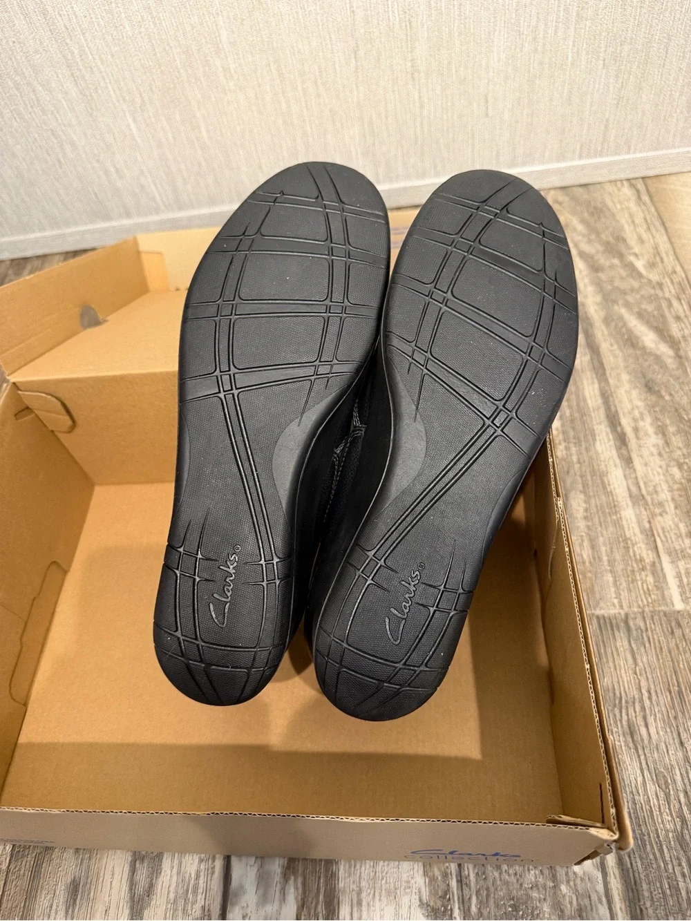 Clarks casual slip